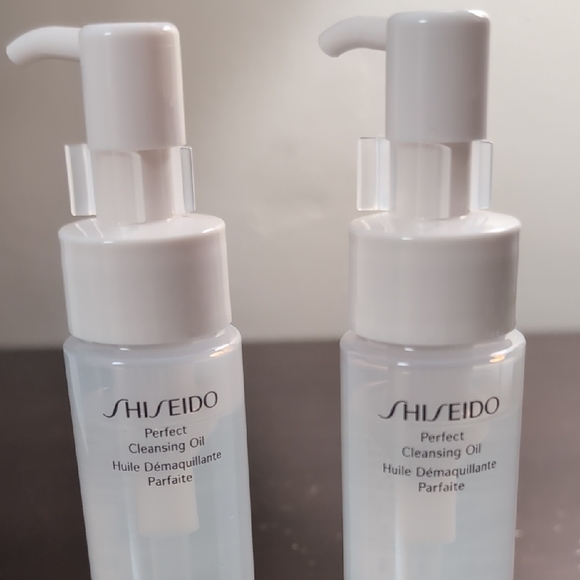 Shiseido Perfect Cleansing Oil - 2 Containers 40 mL (1.3 Fl Oz) Each, NWT - Picture 2 of 5